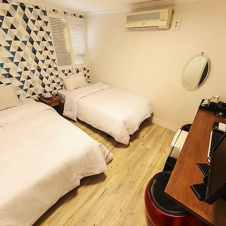 In Seoul Sinchon Goguma Hotel Exterior photo