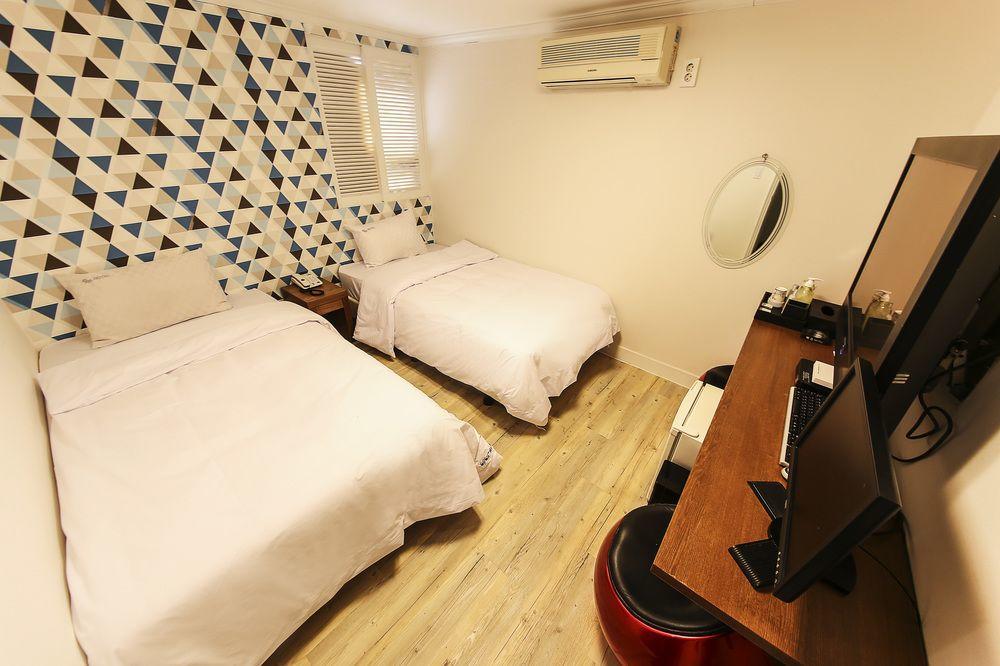 In Seoul Sinchon Goguma Hotel Exterior photo