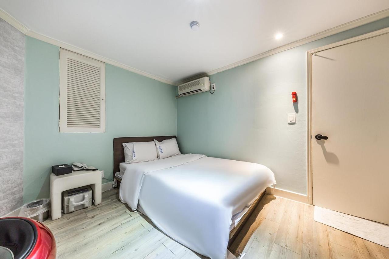 In Seoul Sinchon Goguma Hotel Exterior photo
