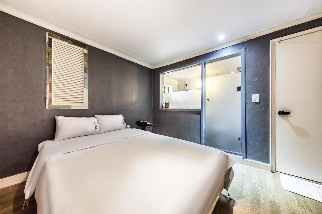 In Seoul Sinchon Goguma Hotel Exterior photo