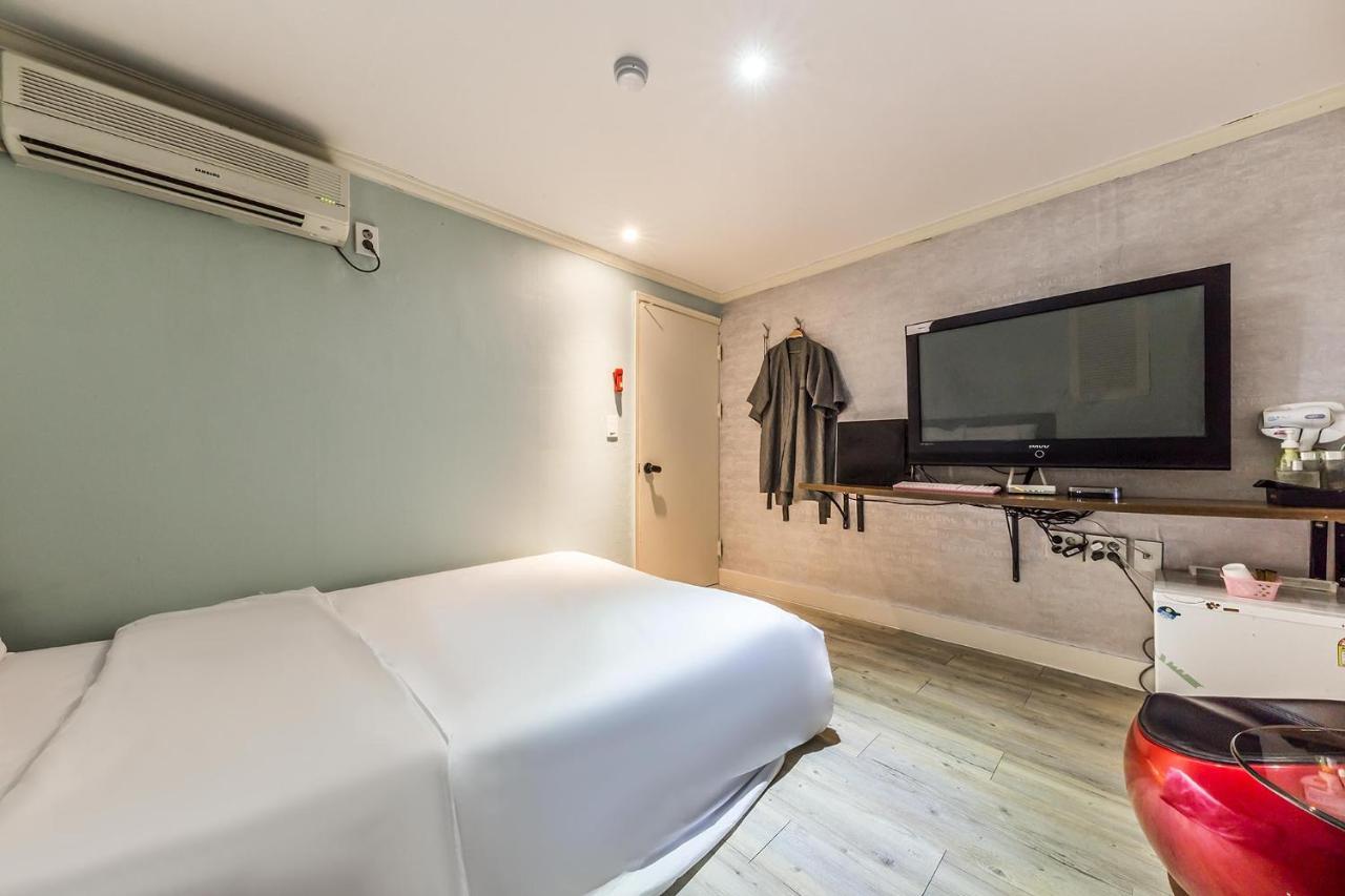 In Seoul Sinchon Goguma Hotel Exterior photo